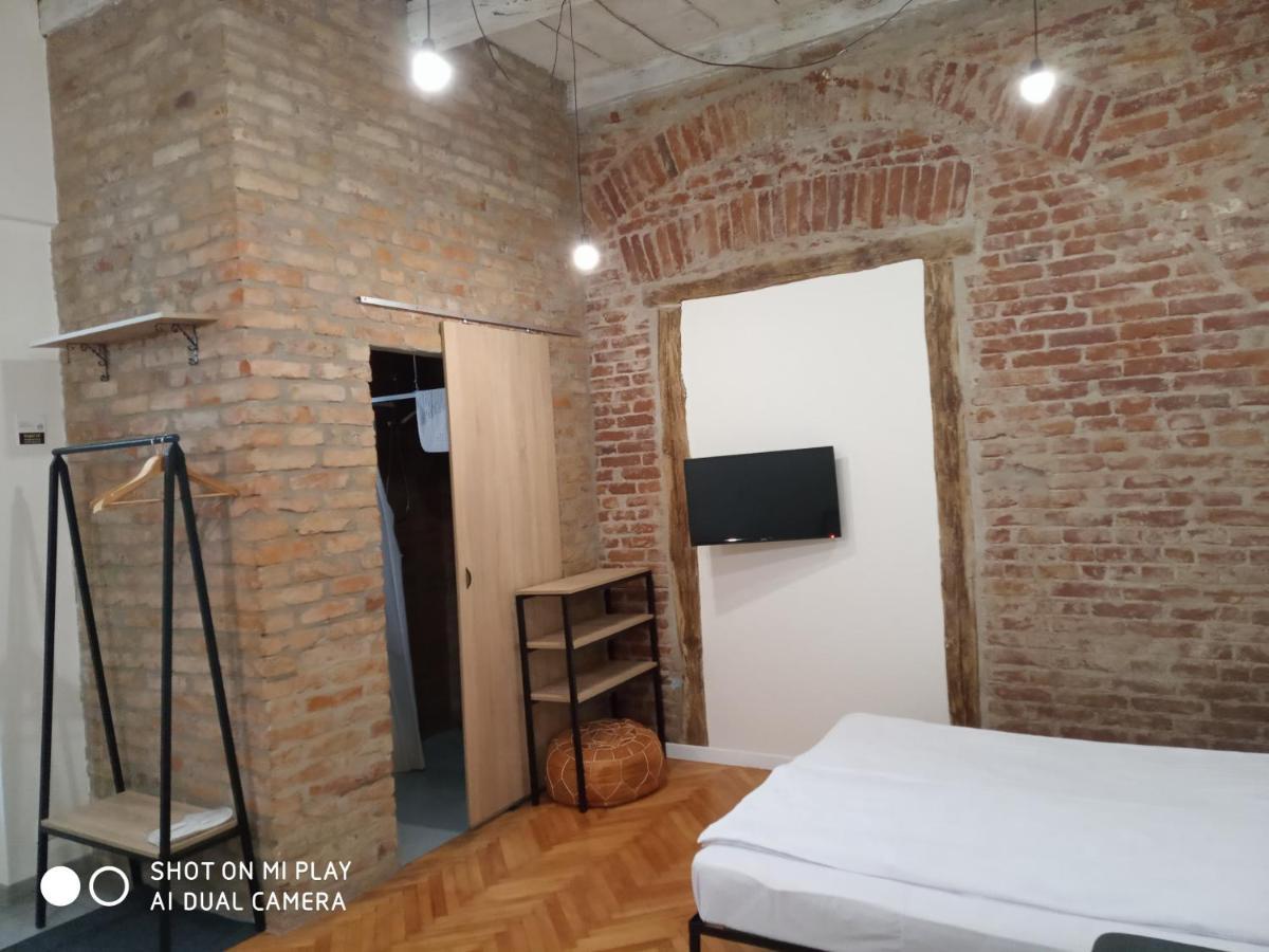 Gogol 14 Апартаменти В Історичному Центрі Міста Oezjhorod Buitenkant foto